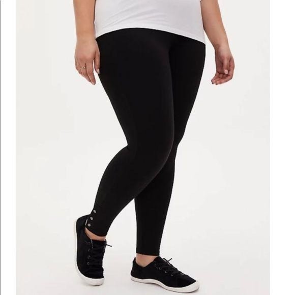 PLATINUM LEGGING - PONTE SNAP-BUTTON HEM - Picture 2 of 5